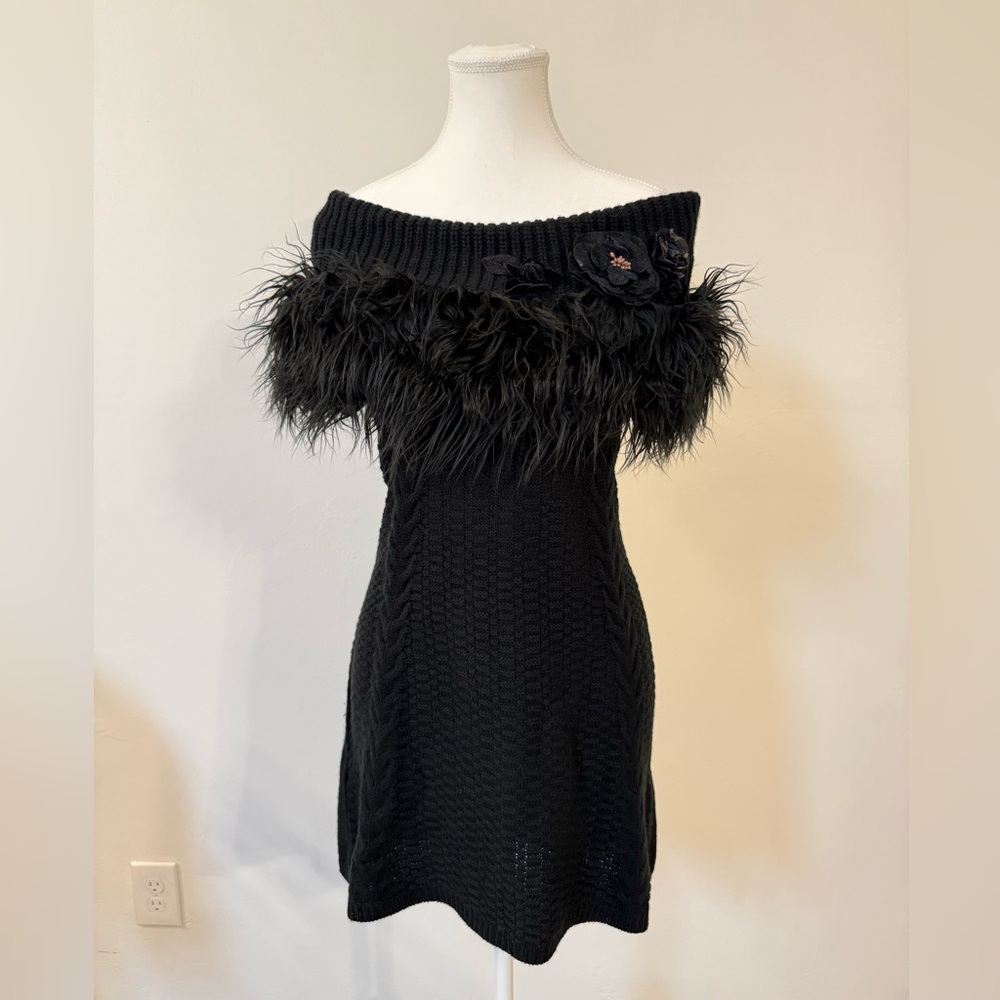 Lee Andersen Vintage "Night Romance" Black
Knit Feather Trim Tunic Dress Size M